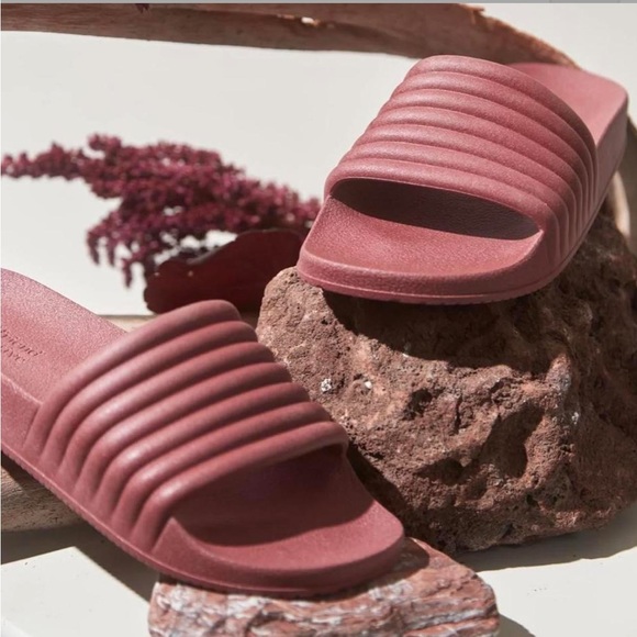 ✨GIRLFRIEND COLLECTIVE✨Slide Pool Sandals - Picture 1 of 7